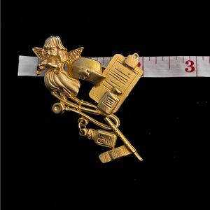 Vtg Nurse Brooch Signed Bugbee & Niles Goldtone Hat Stethoscope Thermometer Meds